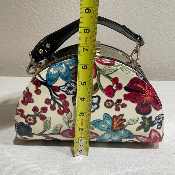 Embroidered Floral Kiss Lock Top Handle Purse Vintage Style Statement Bag - Picture 8 of 10